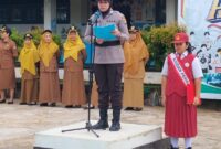 Tanamkan Nilai Karakter, Brigpol Riska Novianti Jadi Pembina Upacara di SDN 6 Nanga Pinoh