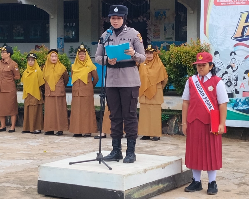 Tanamkan Nilai Karakter, Brigpol Riska Novianti Jadi Pembina Upacara di SDN 6 Nanga Pinoh