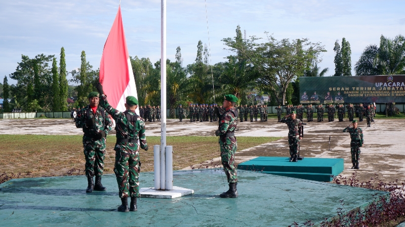 Kasiren Korem 121/Abw Kolonel Inf Arie Susanto Tekankan Disiplin dan Nasionalisme Prajurit Saat Upacara 17-an
