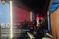 Samapta Polres Ketapang Bersama Piket Fungsi Gerak Cepat Datangi TKP Kebakaran Perumahan BTN Palm Vista