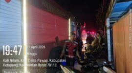 Samapta Polres Ketapang Bersama Piket Fungsi Gerak Cepat Datangi TKP Kebakaran Perumahan BTN Palm Vista
