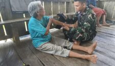 Satgas TMMD Ke-128 Kodim 1204/Sanggau Laksanakan Pemeriksaan Kesehatan Gratis untuk Warga