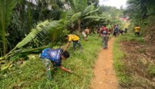 Gotong Royong TNI dan Warga Percepat Jalan Semayang–Tanak