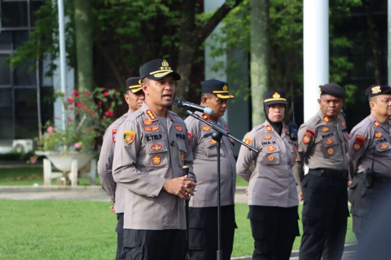 Kapolresta Pontianak Kombes Pol Endang Tri Purwanto Pimpin Apel Pengamanan Aksi SPARKA di Kantor Gubernur Kalbar