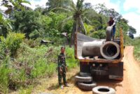 Satgas TMMD Kodim 1204/Sanggau Kebut Distribusi Gorong-Gorong ke Lokasi Pembangunan
