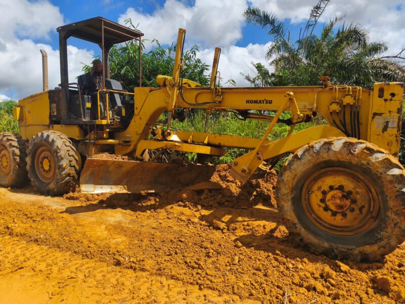 Alat Berat Terus Bekerja, Jalan Desa Semayang Menuju Desa Persiapan Tanak Mulai Terlihat Bagus
