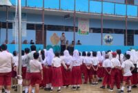 Bhabinkamtibmas Polsek Sandai Edukasi Siswa SDN 04 Sandai Tentang Bahaya Bullying dan Pentingnya Saling Menghormati