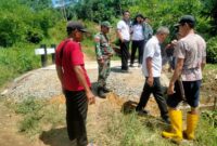 Kodim 1209/Bengkayang Kawal Pembangunan Jembatan di Sungai Betung Demi Tingkatkan Mobilitas Warga