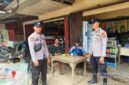 Samapta Polsek Menyuke Laksanakan Patroli Siang dan Sampaikan Imbauan Kamtibmas kepada Warga
