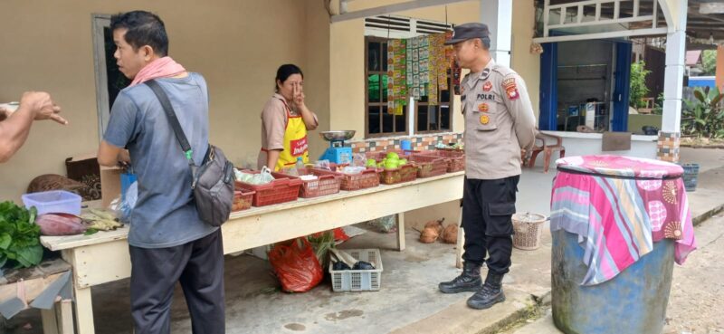 Tak Kenal Libur, Polisi Turun Langsung Jaga Keamanan Warga