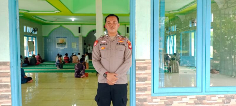 Pengamanan Humanis Polsek Menjalin Ciptakan Rasa Aman bagi Jamaah Masjid