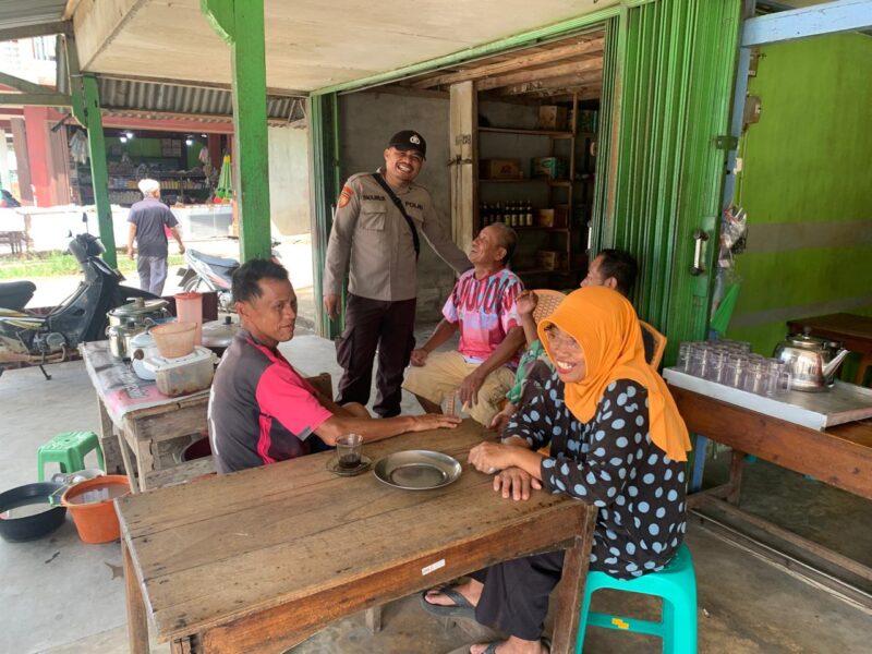 Jalin Kedekatan dengan Masyarakat, Personel Polsek Mempawah Hulu Laksanakan Patroli Kamtibmas